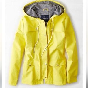 American Eagle Women’s Lined Rain Jacket Size Medium.